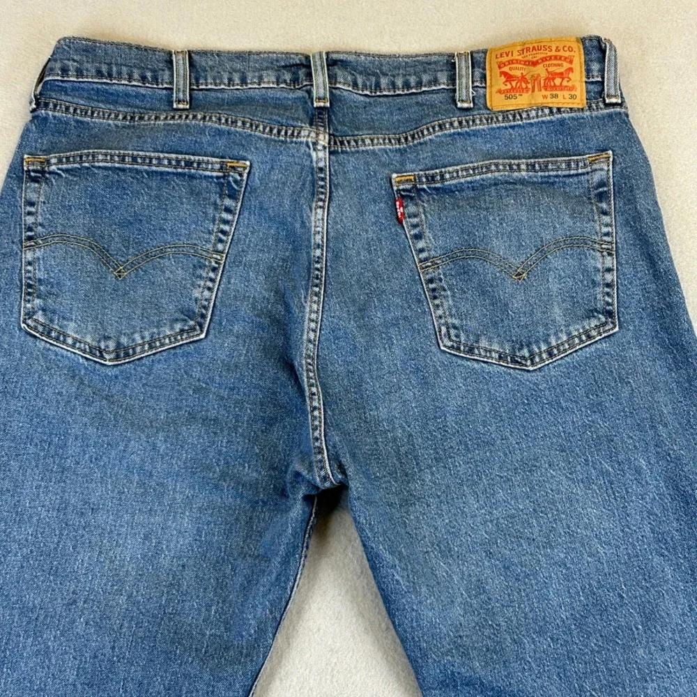 Levis these levi
